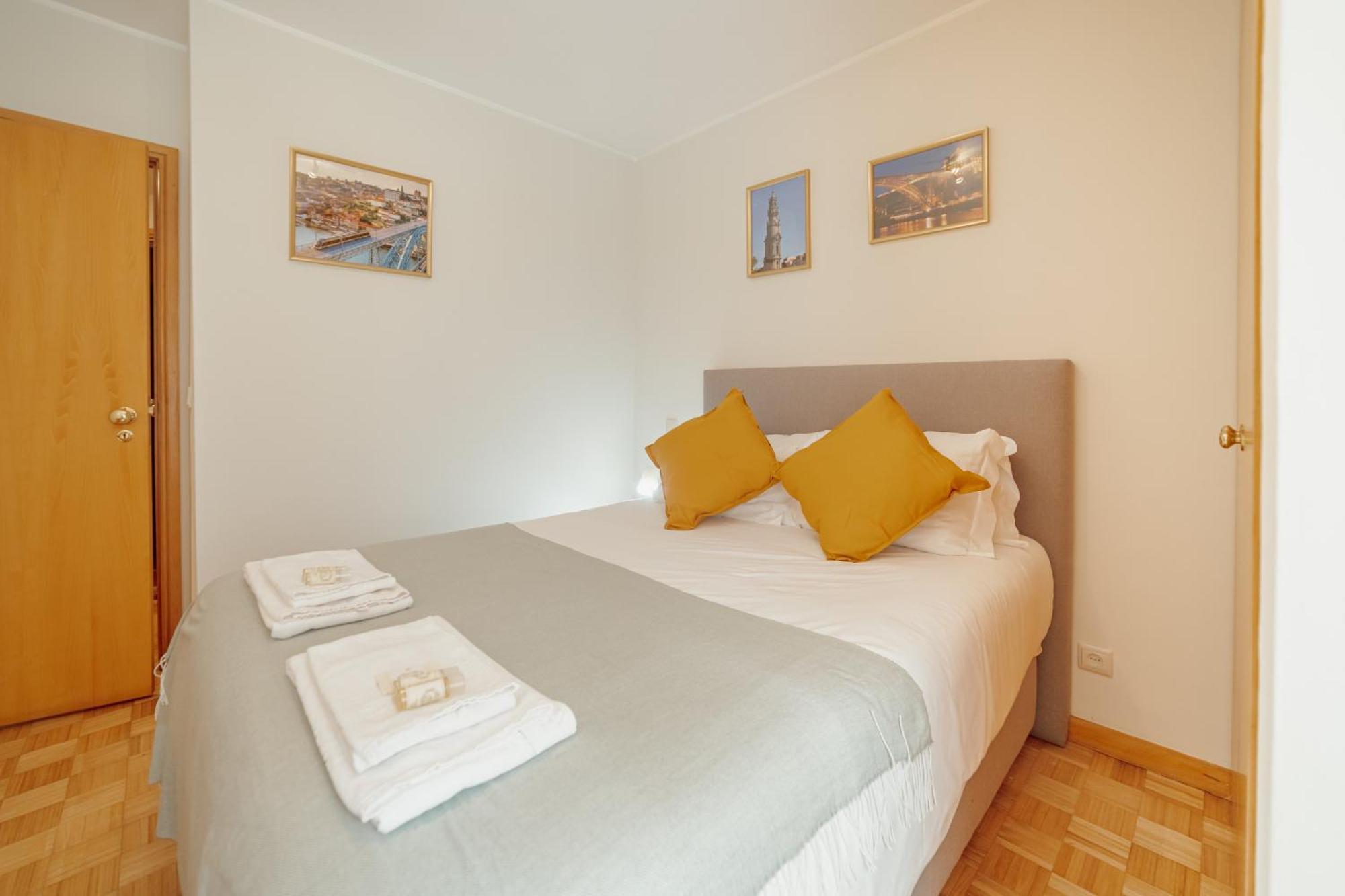 Downtown Trindade Apartment With Terrace By Vacationy Porto Luaran gambar