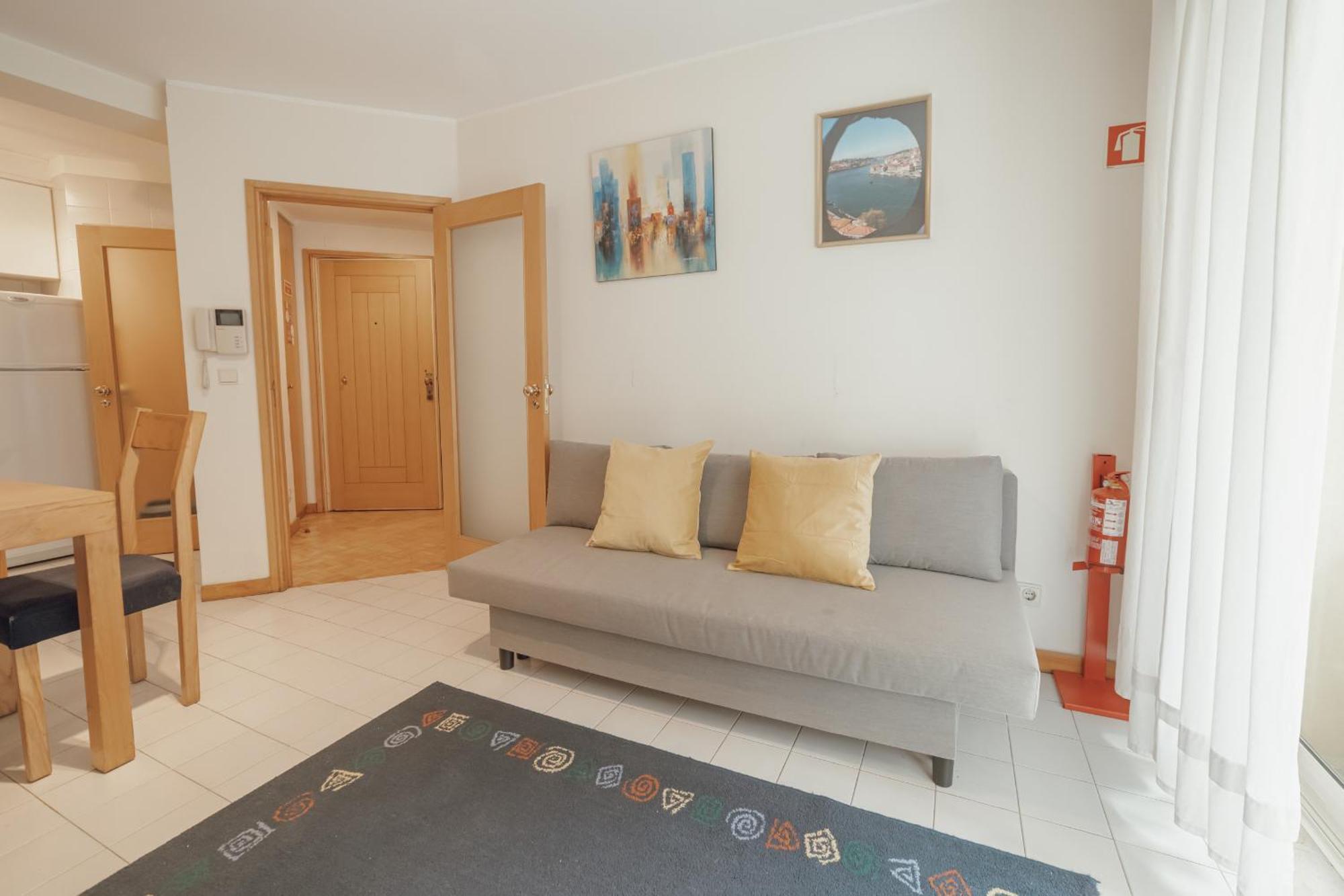 Downtown Trindade Apartment With Terrace By Vacationy Porto Luaran gambar